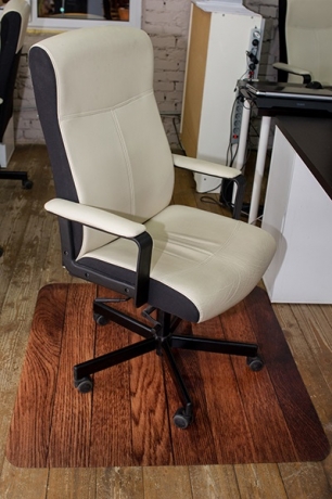 Коврик под кресло 900*1200 мм, с УФ печатью темное дерево, гладкий, толщина 1 мм.