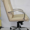 Офисное кресло руководителя Бостон Хром МБ кожа бежевая