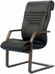 Офисное конференц-кресло Вип Экстра кожа черная