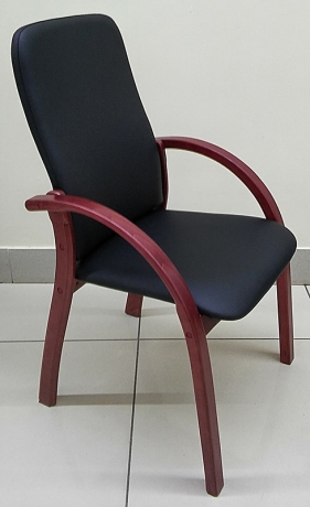 Стул офисный Джуно Люкс кожзам черный