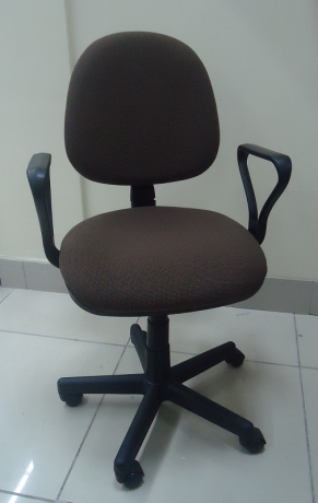 Компьютерное кресло Метро Самба ткань коричневая с точкой