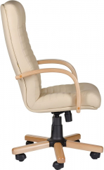 Офисное кресло руководителя Консул Экстра кожа бежевая