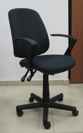 Компьютерное кресло Флеш Синхро Z ткань черная