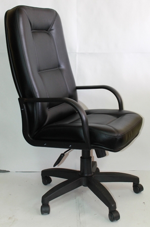 Кресло офисное Пилот Стандарт кожзам черный