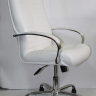 Офисное кресло руководителя Консул Хром экокожа белая